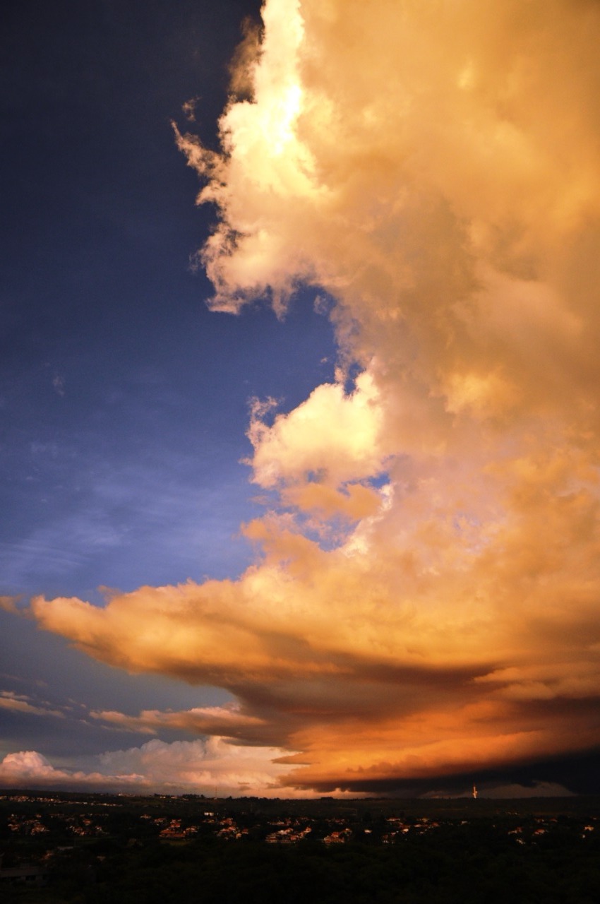 Foto do céu de Brasília, nuvens